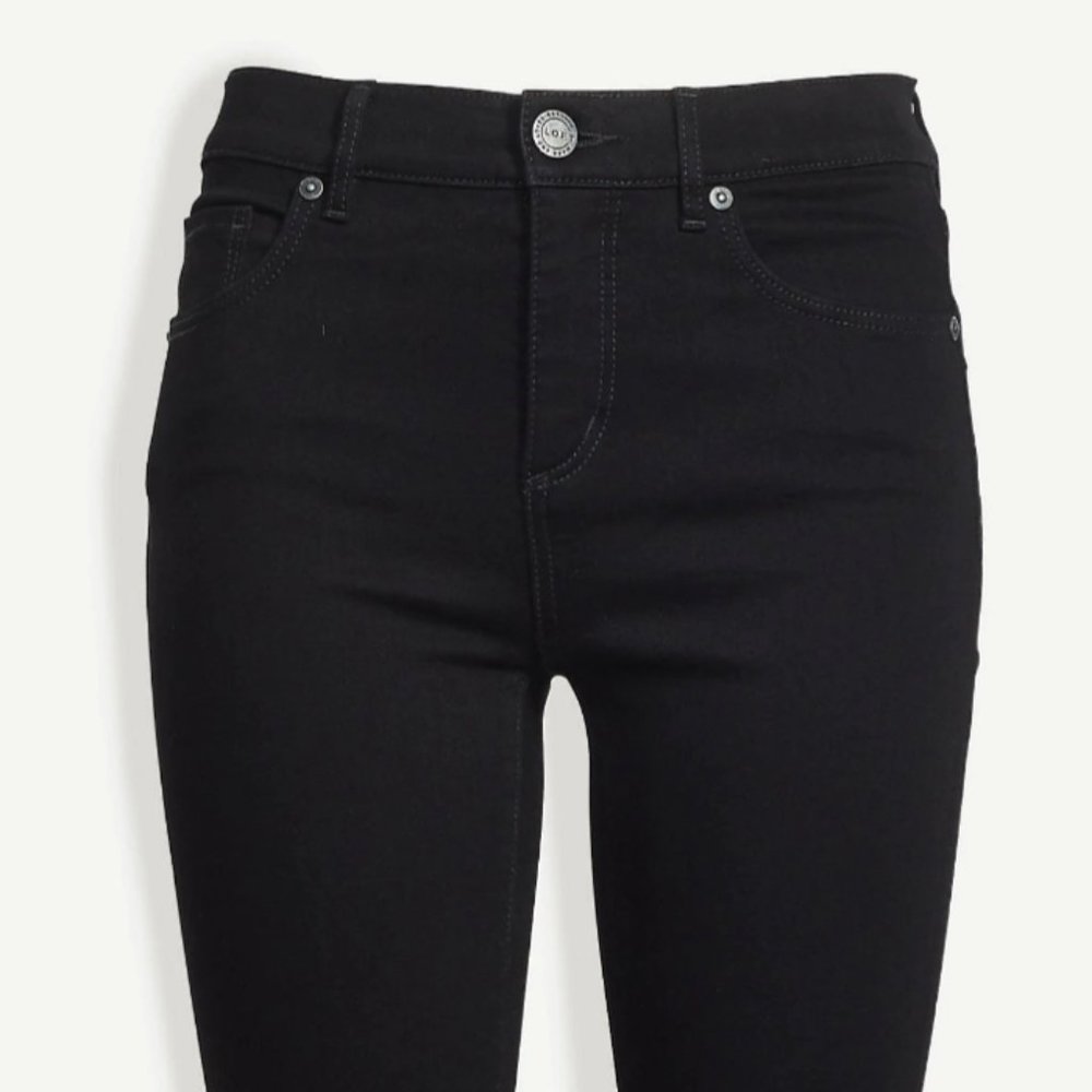 NWT Skinny Jeans In Black